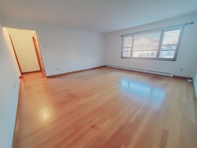 Building Photo - 16 Harold Ave