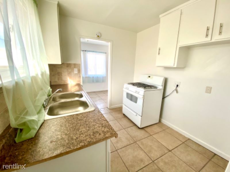 929 Carson St, Barstow, CA 92311 Room for Rent in Barstow, CA