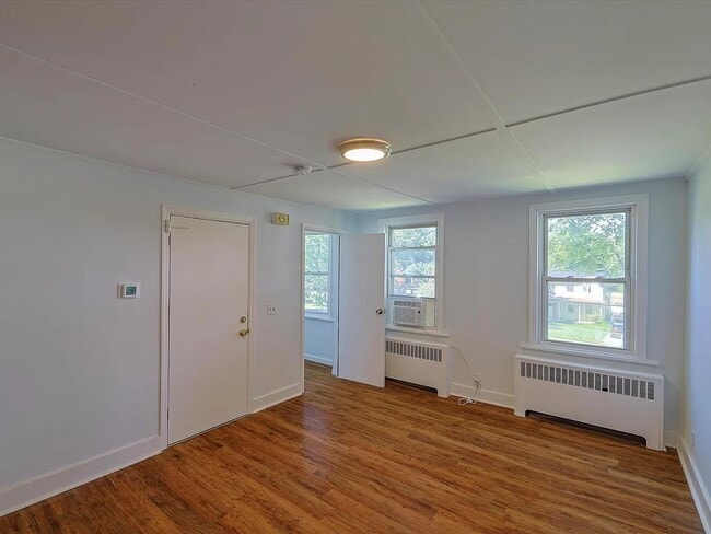 Building Photo - 95 Delafield St