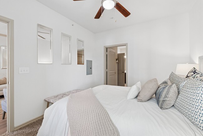 Building Photo - The Vista