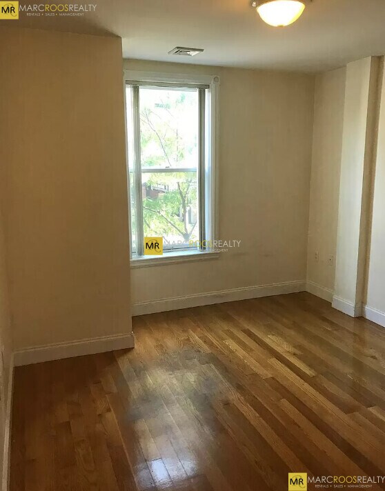 Foto del edificio - 90 Westland Ave