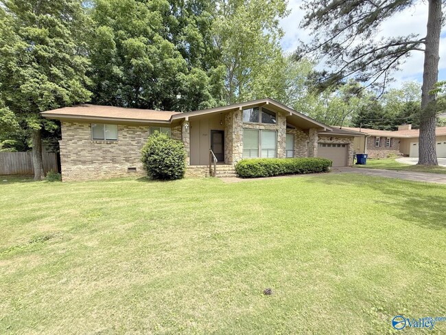 Building Photo - 2509 Excalibur Dr SE