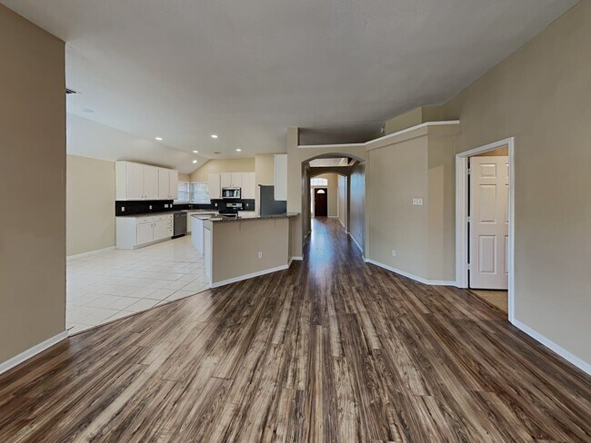 Foto del edificio - 1046 Essex Dr