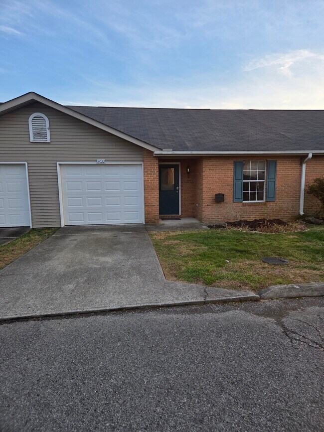 Building Photo - 8022 Intervale Way
