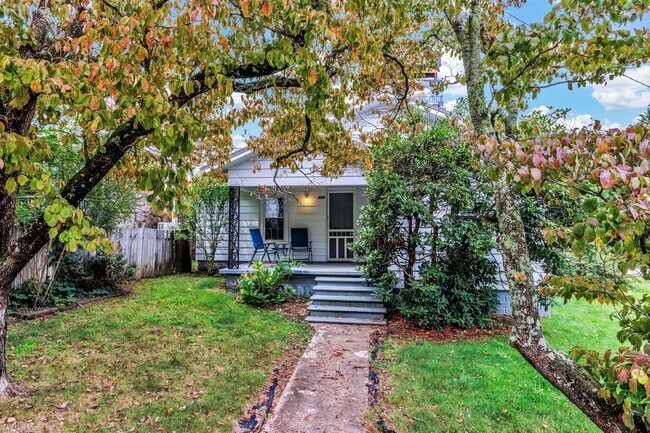 Foto del edificio - 3 br, 1 bath House - 120 Fountain Way