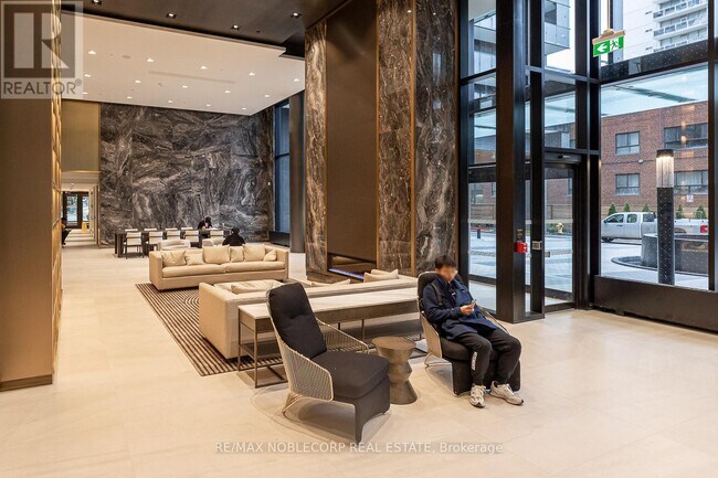 Photo du bâtiment - 127 Broadway Ave