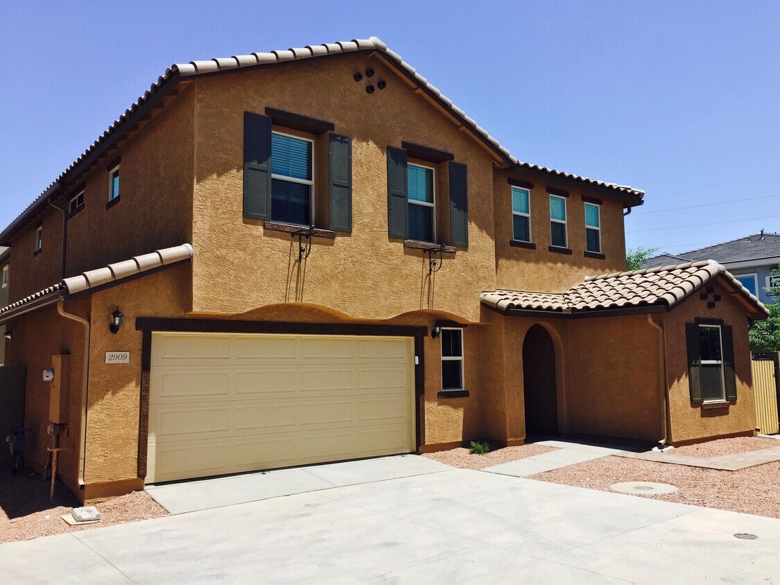 Foto principal - 2909 S Colorado St