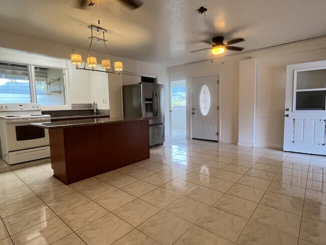 Building Photo - 45-12 Oopuhue Pl