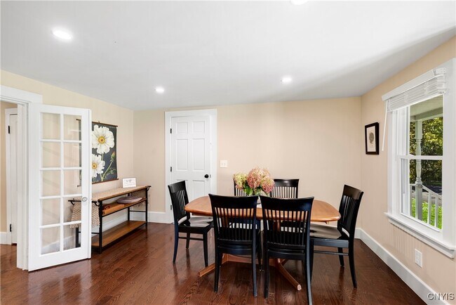 Foto del edificio - 4373 Jordan Rd