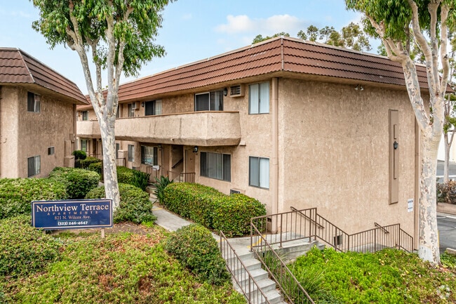 Building Photo - North View Terrace