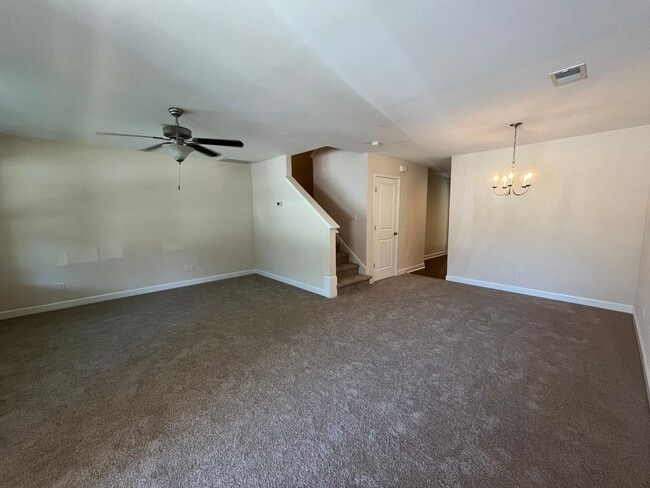 Building Photo - 479 Truman Dr