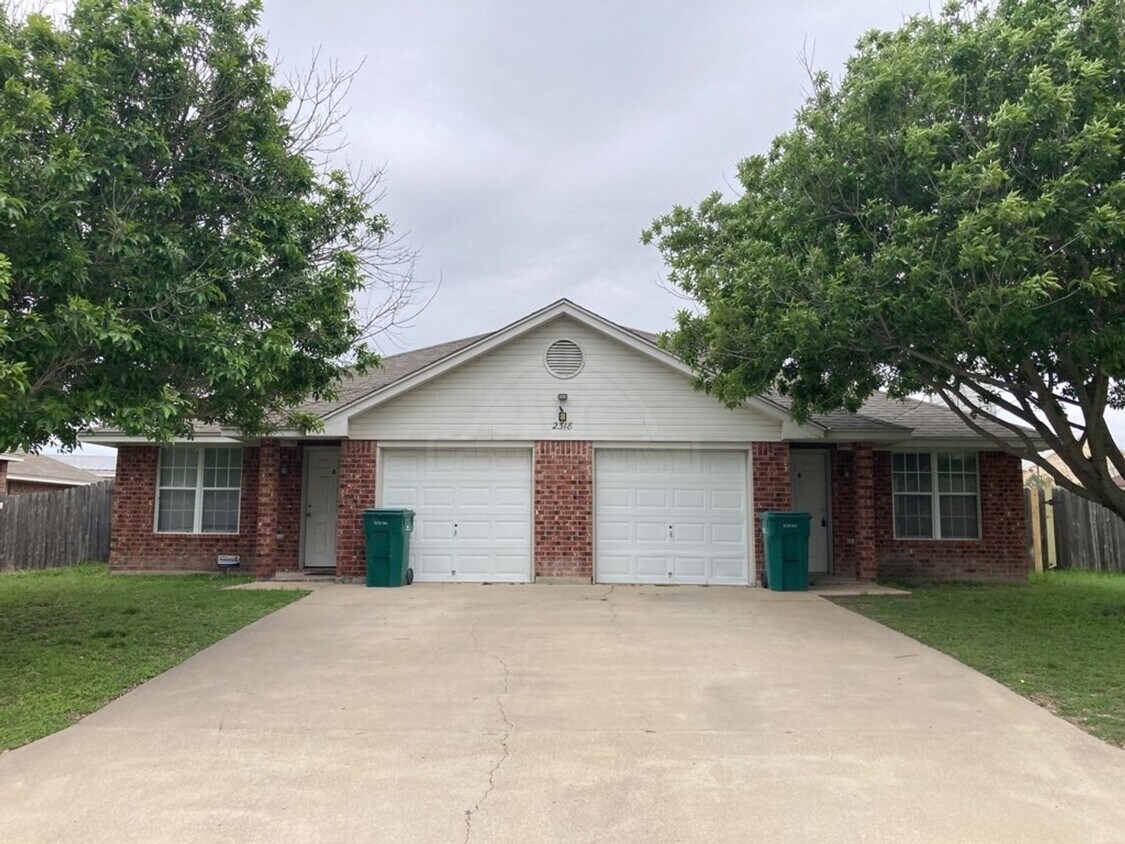 Primary Photo - 2318 Wildewood Dr