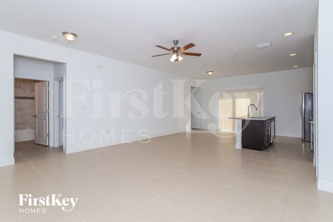 Building Photo - 189 Willow Dr