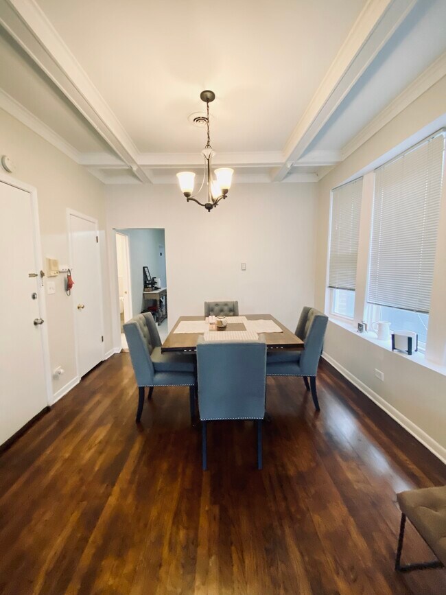 Foto del edificio - 2246 W Armitage Ave