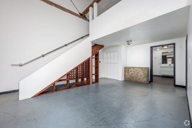2 habitaciones, 2 baños - 1348 pies cuadrados - Almacenamiento - Studios at Walnut