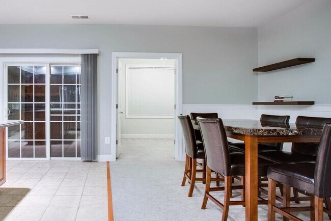 Building Photo - 2673 Sheffield Hill Way