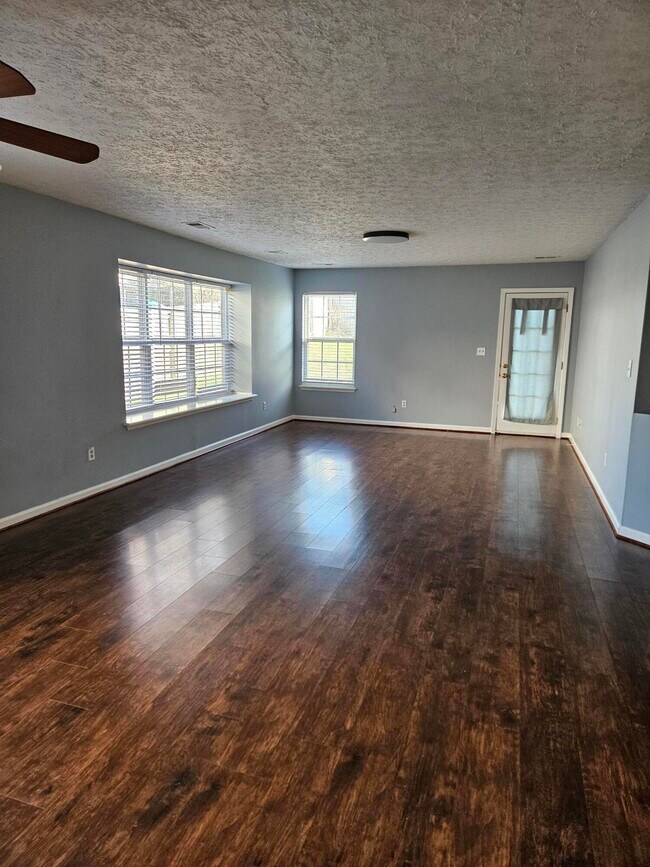 Building Photo - 106 Deerfield Ln