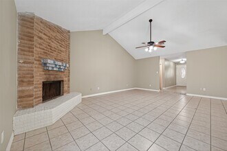 Building Photo - 18918 Droitwich Dr