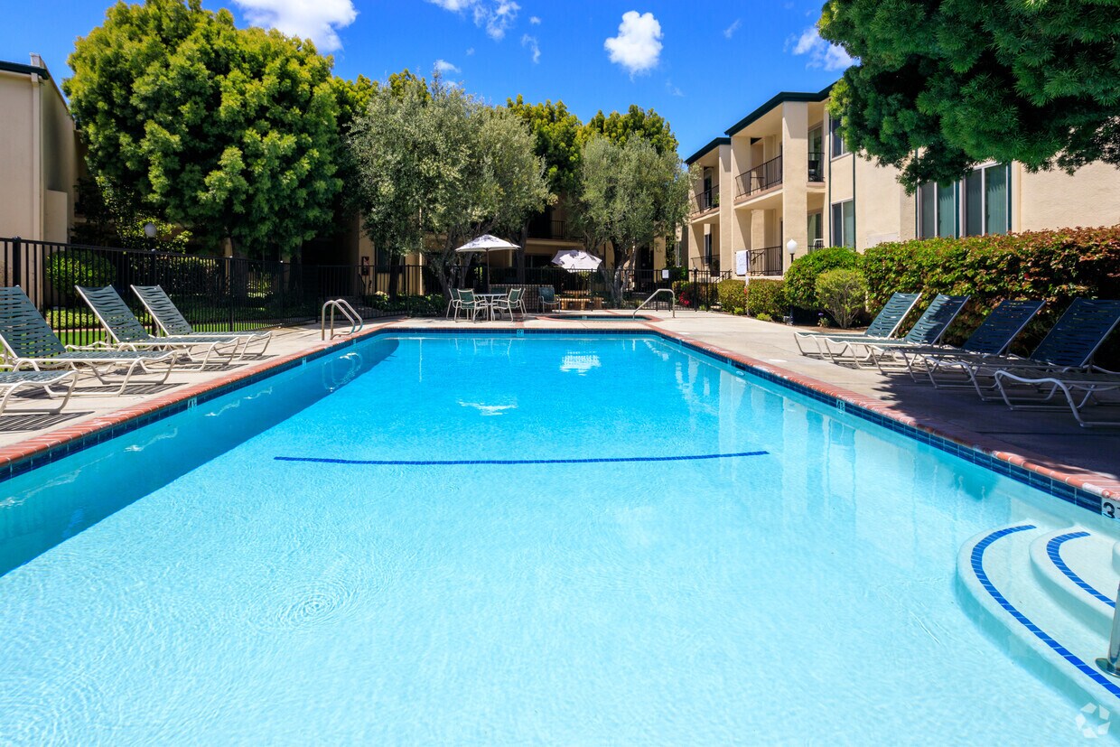 Casa Del Amo Apartments in Torrance, CA