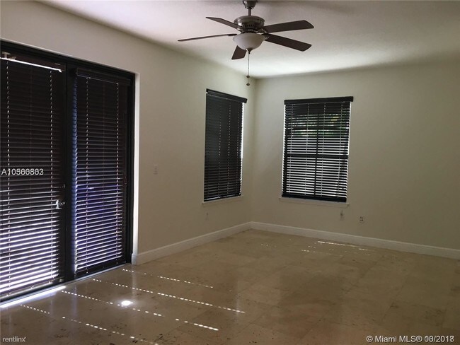 Foto del edificio - 3 br, 2.5 bath  - 3054 McDonald St # 8B