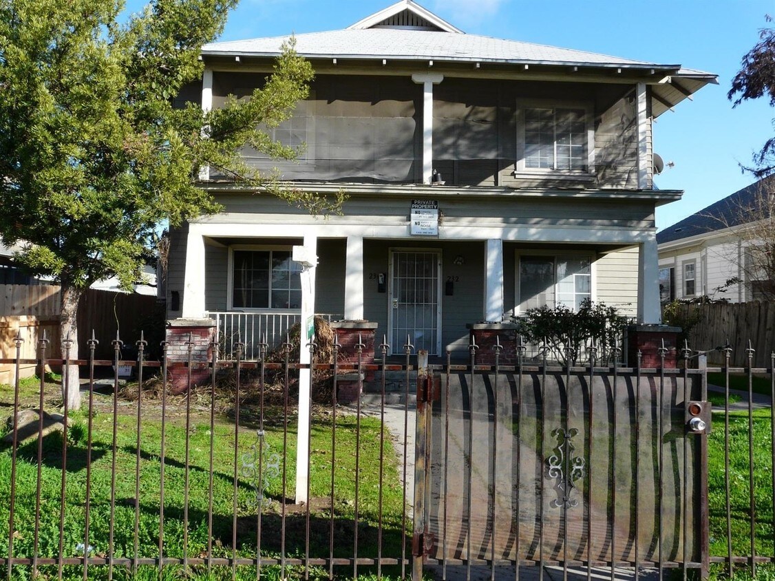 Primary Photo - 230 N San Pablo Ave