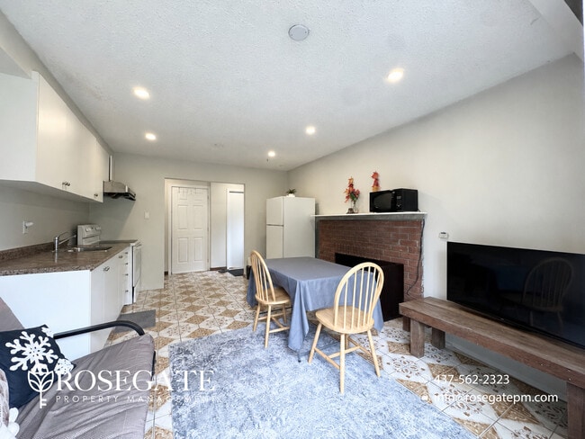 Building Photo - Cozy 1-Bedroom Apartment with Parking – Brampton