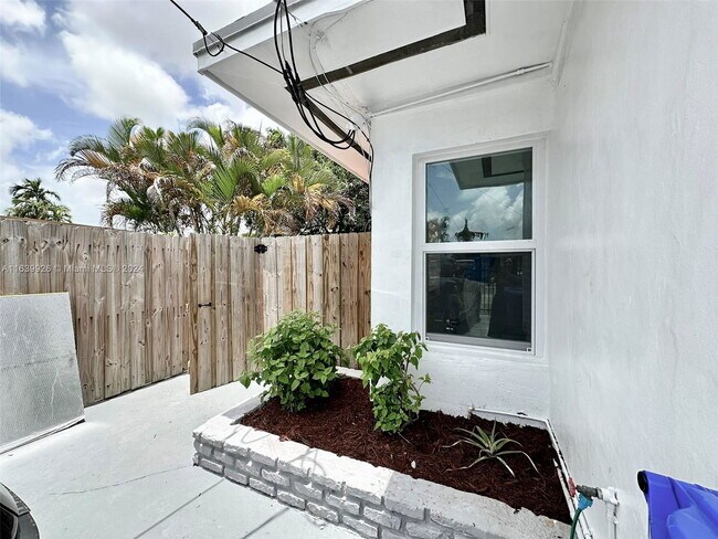 Foto del edificio - 3461 NW 6th St