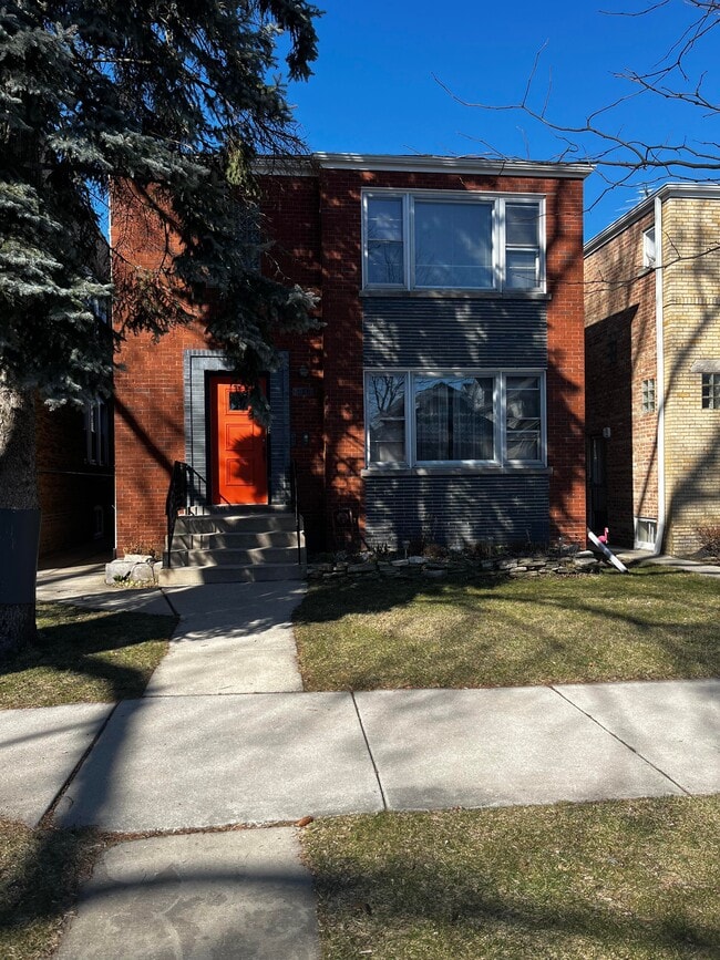 Building Photo - 5842 N Mulligan Ave