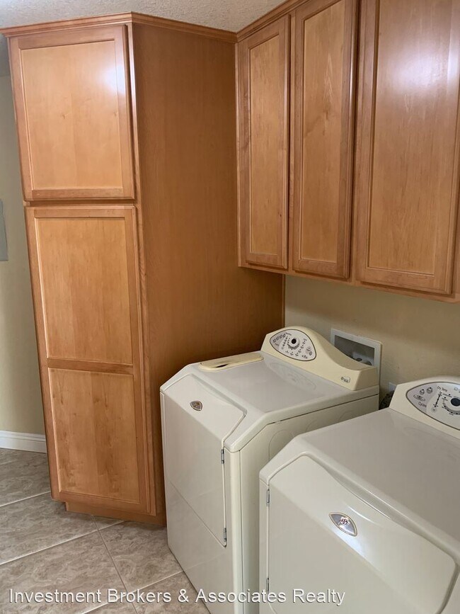 Building Photo - 4 br, 3 bath House - 5874 Lazy Days Ct.