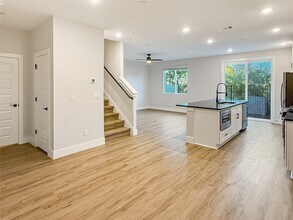 Building Photo - 5611 Mobeetie Lp