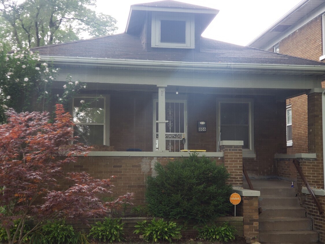 Primary Photo - 806 Hayes St