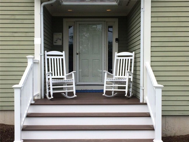 Foto del edificio - 80 Howland Ave