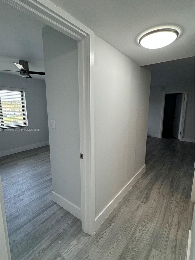 Foto del edificio - 3720 N Pine Island Rd