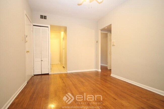 Foto del edificio - 1354 W Argyle St