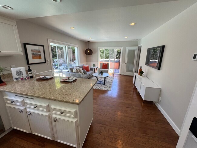 Building Photo - 1347 Vintner Way