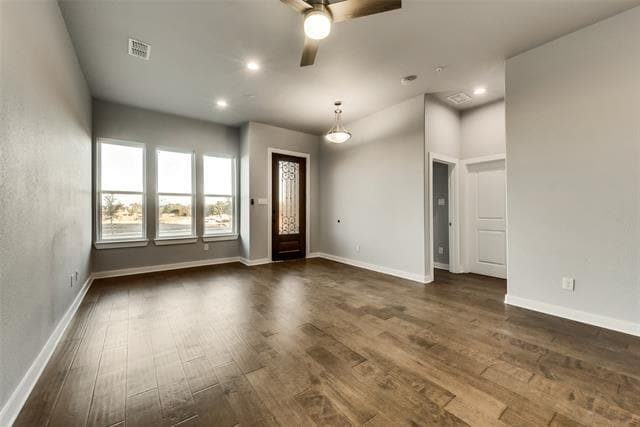 Building Photo - 5947 Rivendell Dr