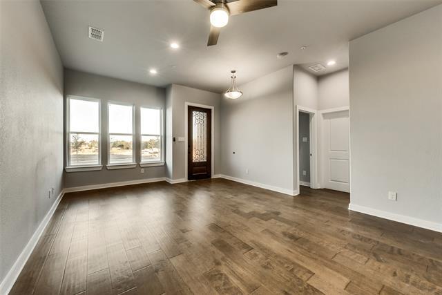 Foto del edificio - 5947 Rivendell Dr