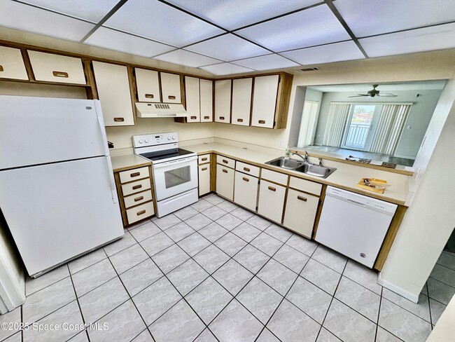 Building Photo - 1750 Commodore Blvd