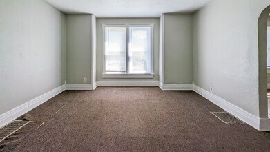 Building Photo - 303 N Tillotson Ave