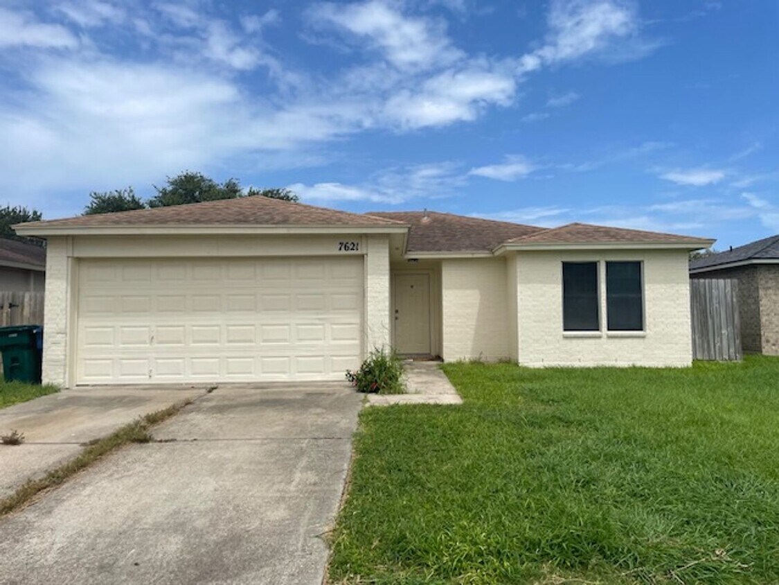 Foto principal - 3-Bedroom Home Near Mireles Elementary & B...