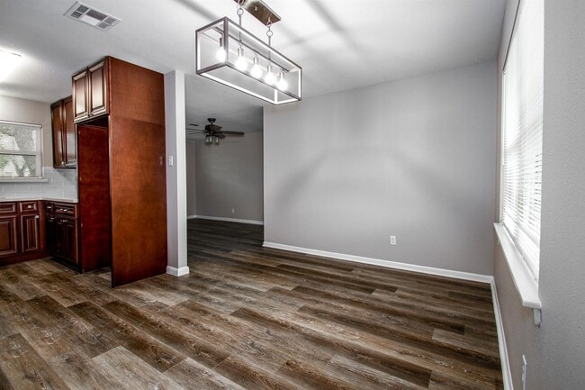 Building Photo - 207 Del Monte Ln