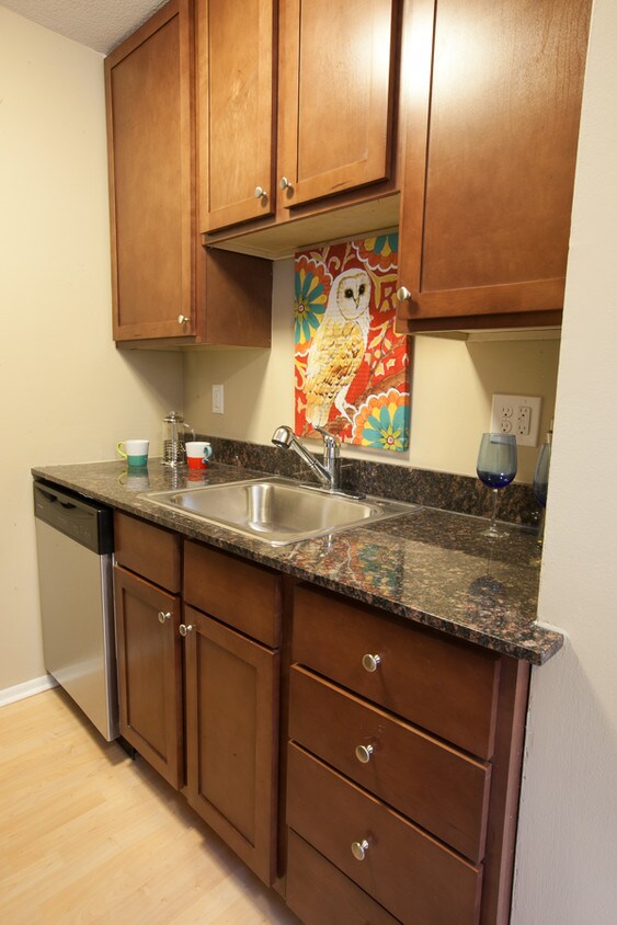 Colonial Terrace Apartments - Saint Louis Park, MN | Apartments.com