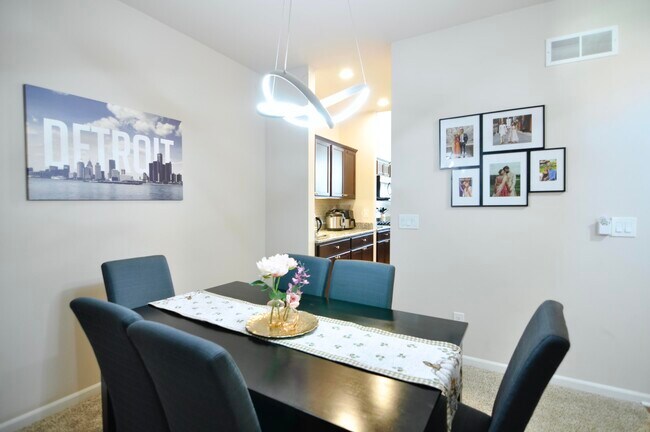 Foto del edificio - 4481 Bridgeview Ln