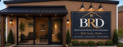 Building Photo - 912 Rochester Ave