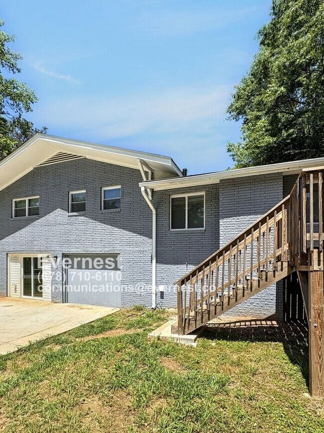 Building Photo - 2720 Old Spanish Trail