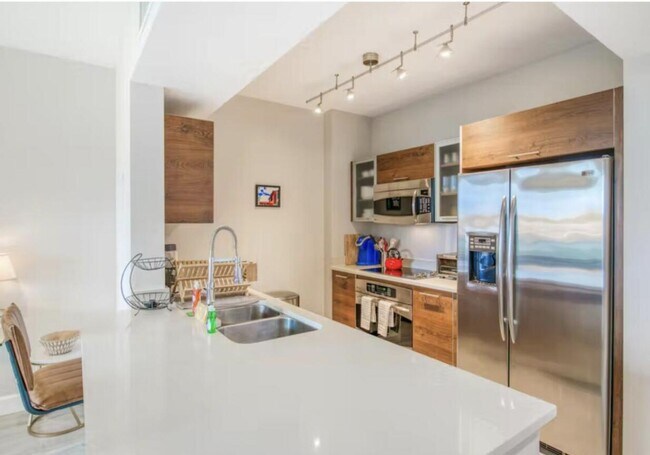Foto del edificio - 480 Hibiscus St