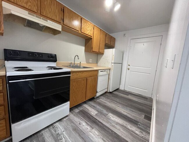 Foto del edificio - 517 W Maple Ave