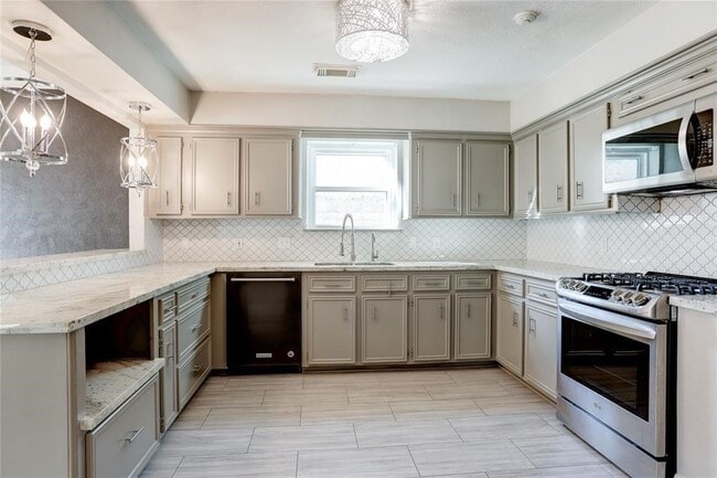 Building Photo - 3110 Fairmont Ct