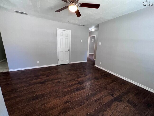 Building Photo - 2921 McGaha Ave