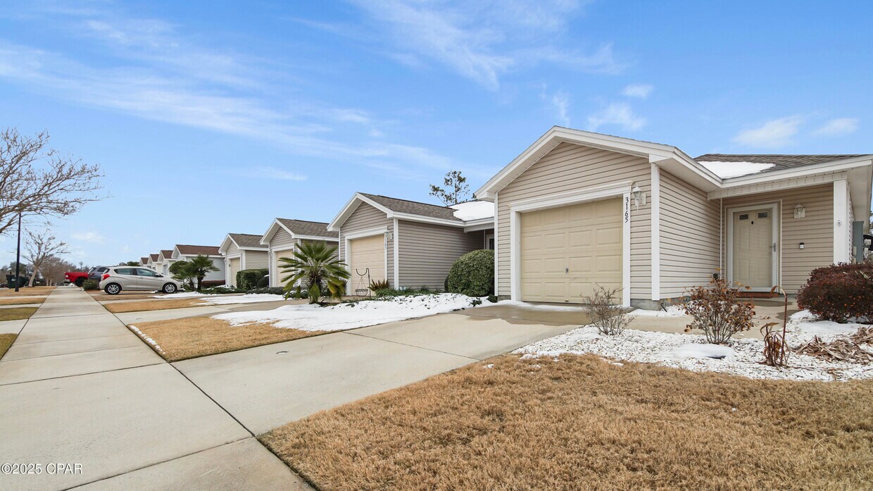 Foto principal - 3165 Meadow St
